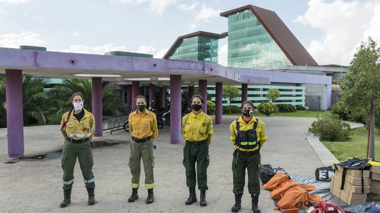 Cuatro bomberas puntanas y el orgullo de formar parte de la delegación que combatirá los incendios en El Bolsón