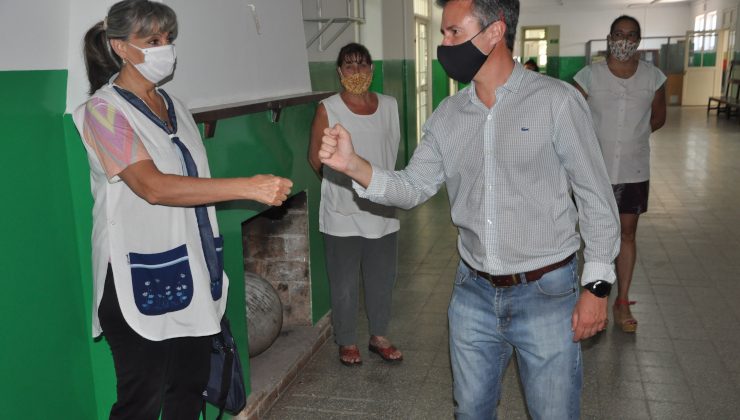 Dermechkoff visitó una escuela de Tilisarao y deseó a los docentes un gran comienzo del ciclo lectivo