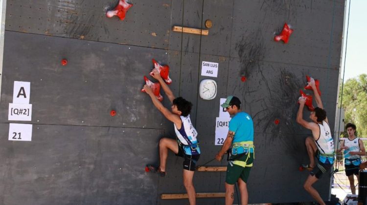 Este lunes comenzarán las clases de escalada deportiva en el Parque de las Naciones