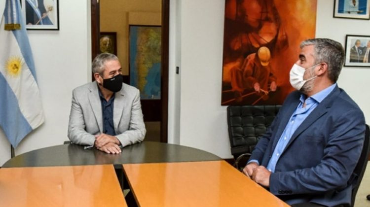 El ministro Rodríguez Saá se reunió con funcionarios nacionales para dialogar sobre futuros planes de viviendas