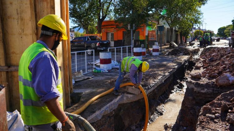 Progresa a buen ritmo la obra de desagües de avenida España