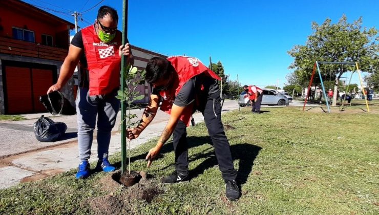 La plaza del barrio Faecap vivió un día ambiental de “Miércoles Verde”