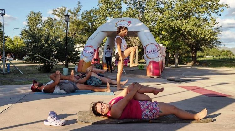 San José del Morro se sumó a la clases de yoga al aire libre