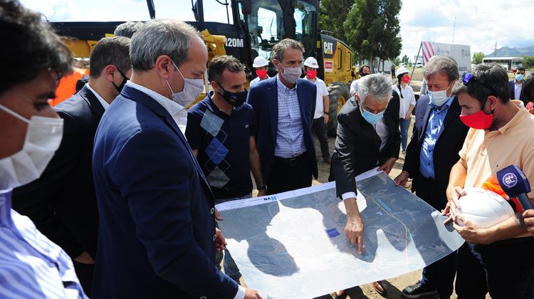 El gobernador y Katopodis recorrieron las obras de la Autovía Circunvalación, los desagües cloacales y pluviales y el Hospital Central “Dr. Ramón Carrillo”