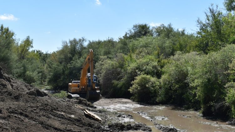 San Luis Agua trabaja en la mejora del módulo para riego del canal Paso de La Cruz