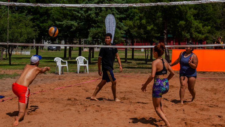 El Parque de las Naciones vivió el primer torneo de Beach Vóley del año