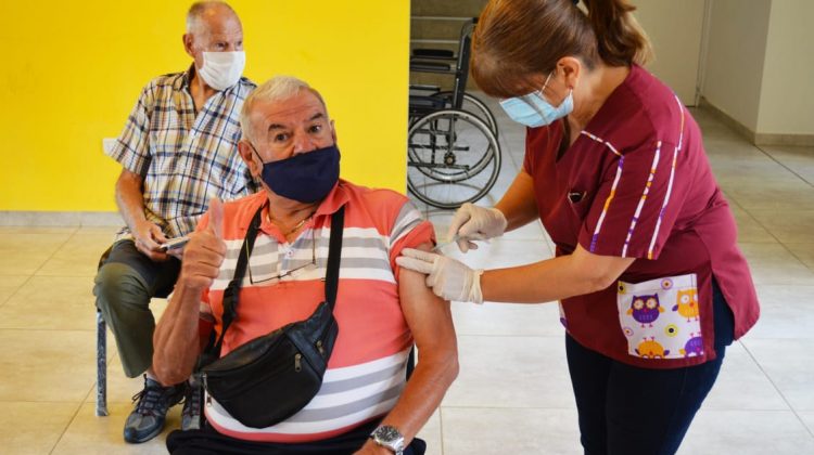 Nueva jornada de vacunación en el Hospital “Madre Catalina Rodríguez”