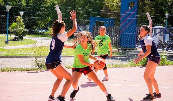 En el “Ave Fénix” se organizó el primer encuentro de básquet 3×3 femenino