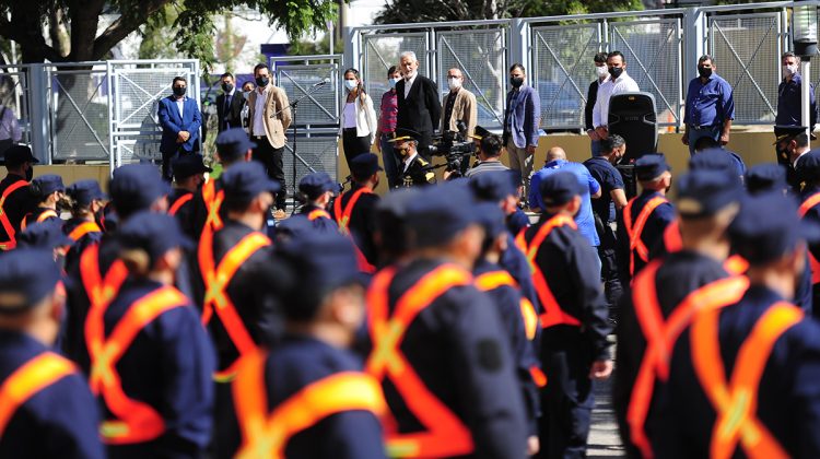 El gobernador puso en funciones a 330 nuevos policías 