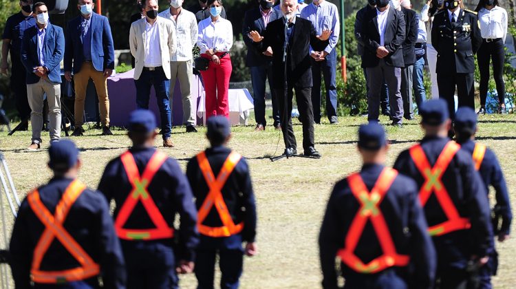 El gobernador puso en funciones a 60 nuevos policías en la Villa de Merlo