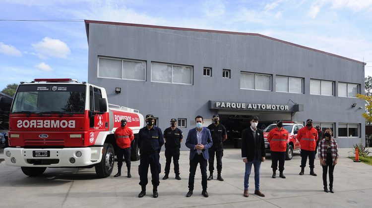 El cuerpo de Bomberos de la Policía provincial sumó dos móviles