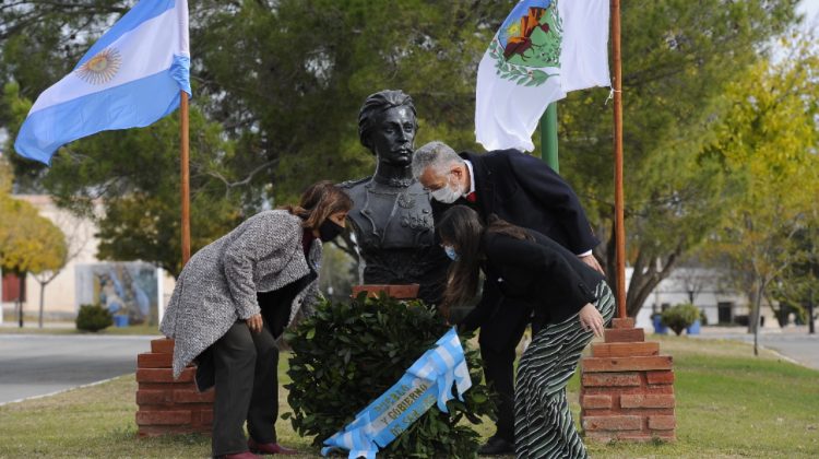 En Renca, el gobernador conmemoró el Día del Granadero Puntano