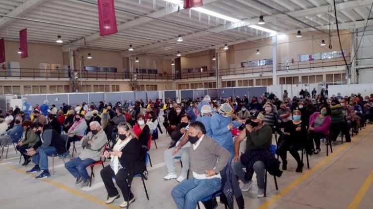 Casi 1.400 personas fueron citadas en Villa Mercedes para recibir la segunda dosis de Sinopharm