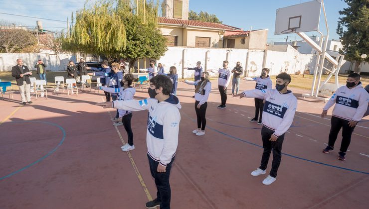 Estudiantes de la EPD “Albert Einstein” realizaron la promesa de lealtad a la bandera