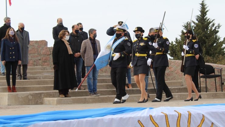 Estudiantes del ISSP hicieron el juramento a la Bandera