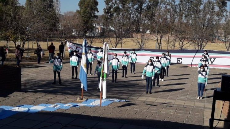 La Promesa a la Bandera se podrá realizar de forma presencial con el cumplimiento de protocolos