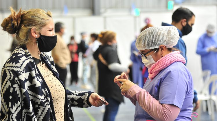 Durante la mañana de este viernes se vacunó a más de 1.500 personas en la ciudad de San Luis