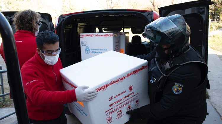 Llegaron a San Luis 24.000 primeras dosis de la vacuna AstraZeneca