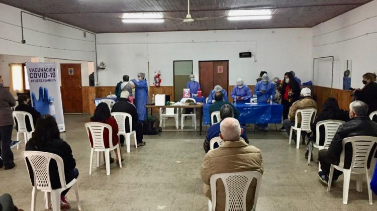 Continúa a pleno la vacunación en el departamento Chacabuco con más de 800 citados