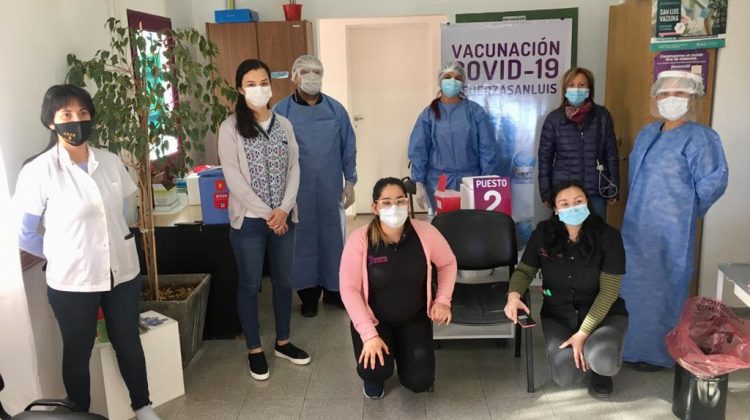 Vecinos de San Jerónimo son vacunados contra el Coronavirus este sábado