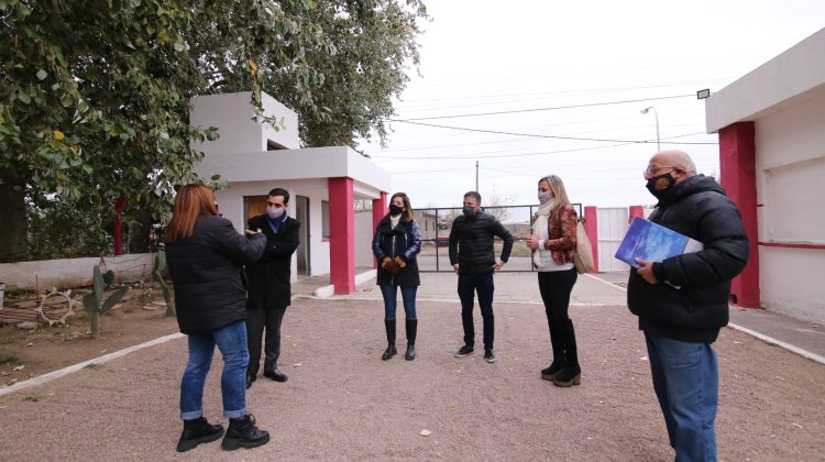 Funcionarios provinciales visitaron el Albergue “En Manos de Jesús”