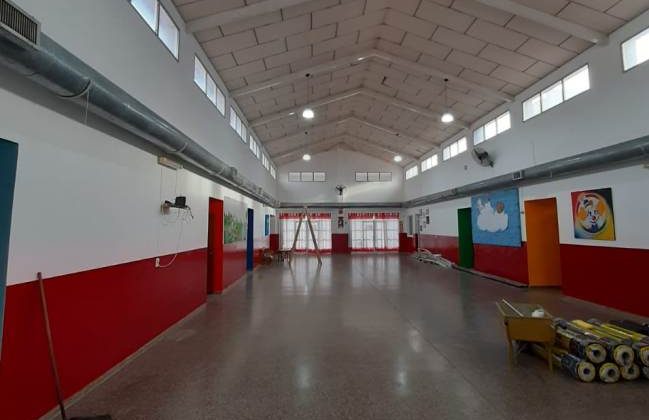 Progresan las obras de refacción en dos escuelas del interior