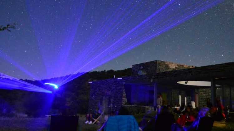 En Salinas del Bebedero se podrá disfrutar y observar la luna llena y una lluvia de estrellas