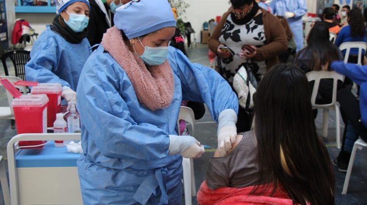 Este lunes fueron citadas 3.600 personas en el Polideportivo Municipal del Puente Blanco