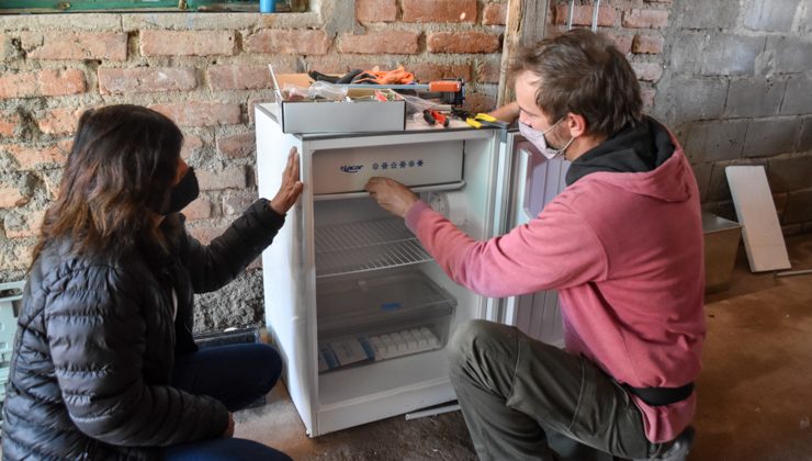 El Gobierno provincial instaló heladeras solares a familias de pequeños productores rurales