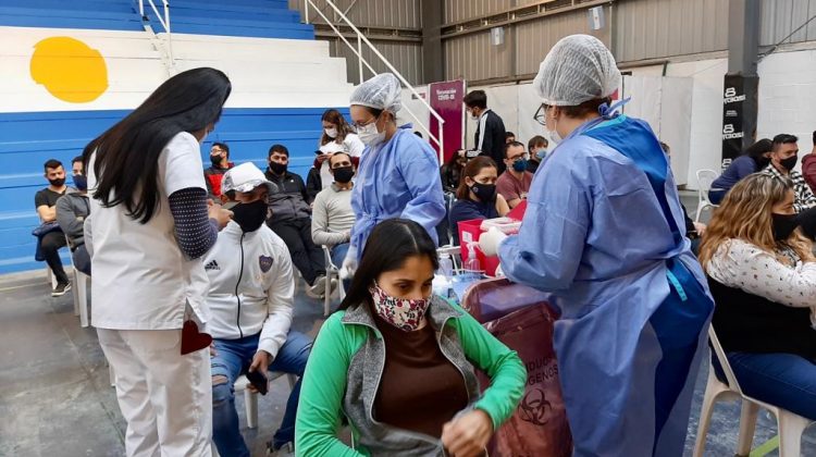 En un importante operativo, en la ciudad de San Luis citaron a más de 4.000 personas para recibir la vacuna