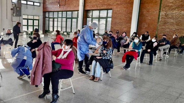 En Justo Daract se vacunaron a más de 200 personas con primeras y segundas dosis de la vacuna contra el Coronavirus