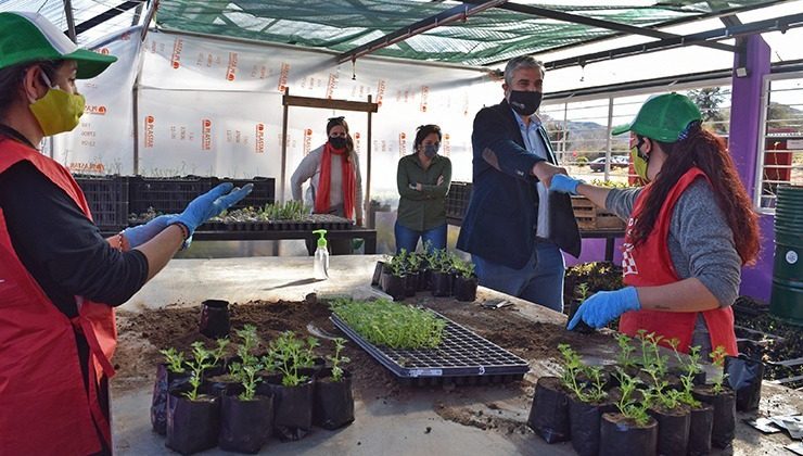 El ministro de Obras Públicas e Infraestructura visitó el Vivero de Flores