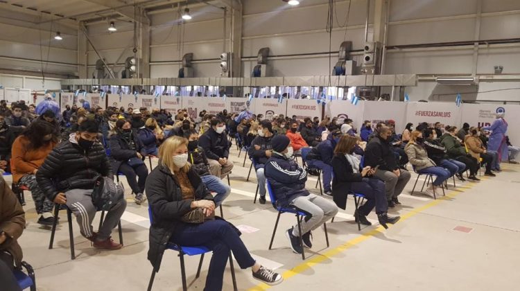 En Villa Mercedes citaron a más de 1.300 personas para completar el esquema de la vacuna Sinopharm