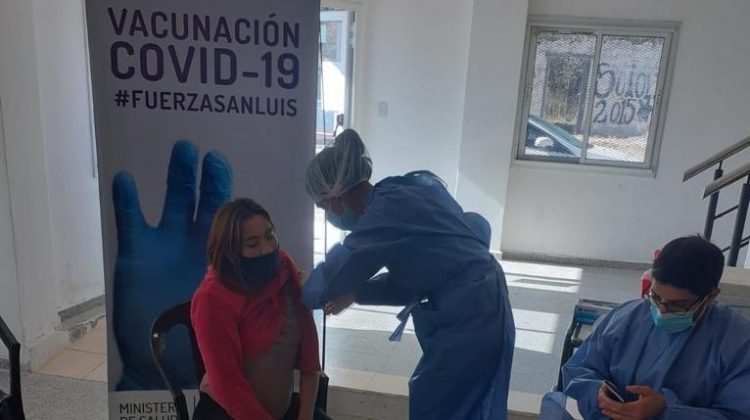 Más de 150 personas fueron citadas para vacunarse en Nogolí