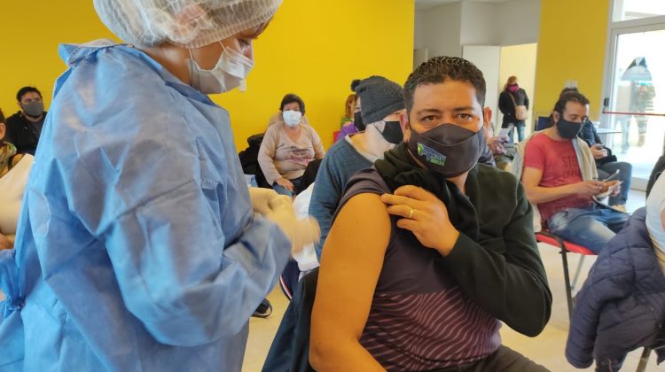 Continúa la campaña de vacunación en Villa de Merlo