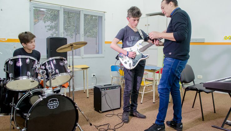 Este lunes vuelven a la presencialidad los talleres de la Escuela de Música