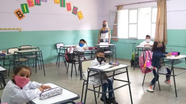 Más y mejores escuelas para que los alumnos puntanos puedan disfrutar de los espacios educativos