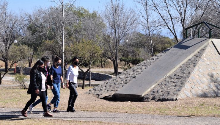 Spinuzza recorrió las instalaciones del Parque Recreativo de la Villa de Merlo