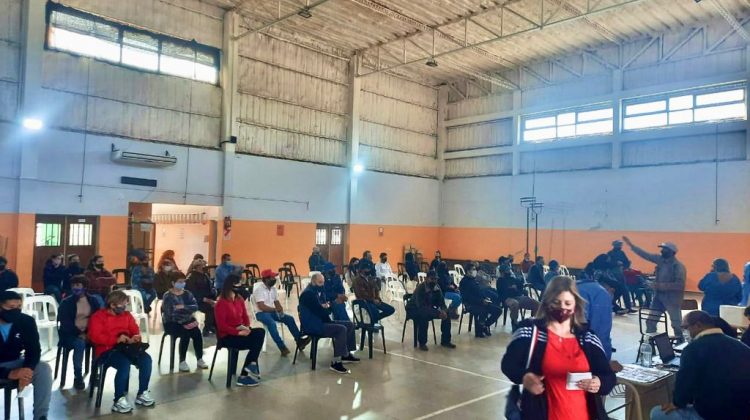 En La Toma y Santa Rosa se convocaron a más de 700 personas para completar esquemas de vacunación y primeras dosis