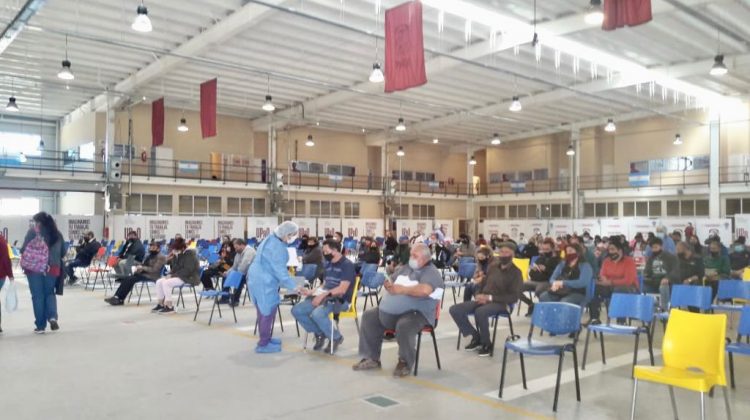 En Villa Mercedes, la vacunación COVID-19 convocó a más de 600 personas para completar los esquemas y primeras dosis a menores con patologías