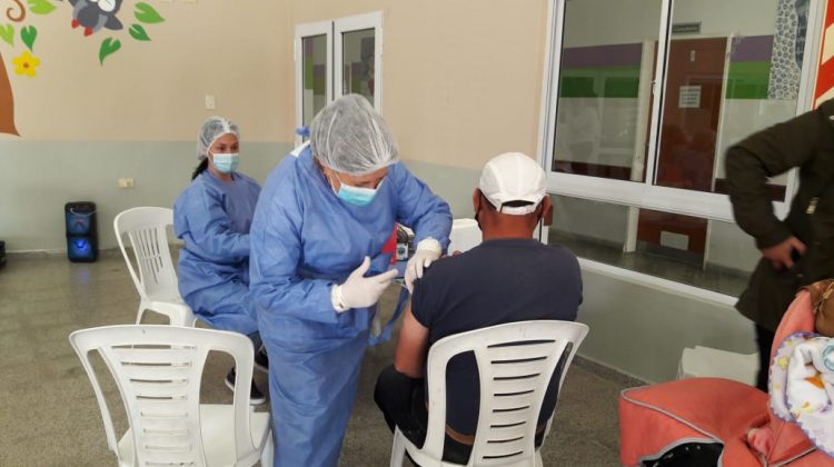 Este martes se colocaron 2.707 vacunas en Candelaria, Concarán, Santa Rosa del Conlara y La Toma