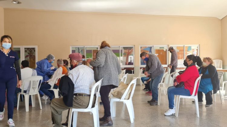 Continúa la vacunación contra el COVID-19 en Santa Rosa del Conlara