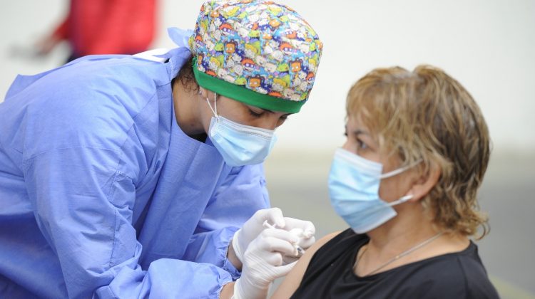 Reciben segundas dosis este viernes 6.900 mayores de 18 años