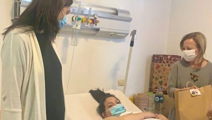 Dieron de alta a la paciente que dio a luz con COVID-19 y luego permaneció 25 días en terapia intensiva