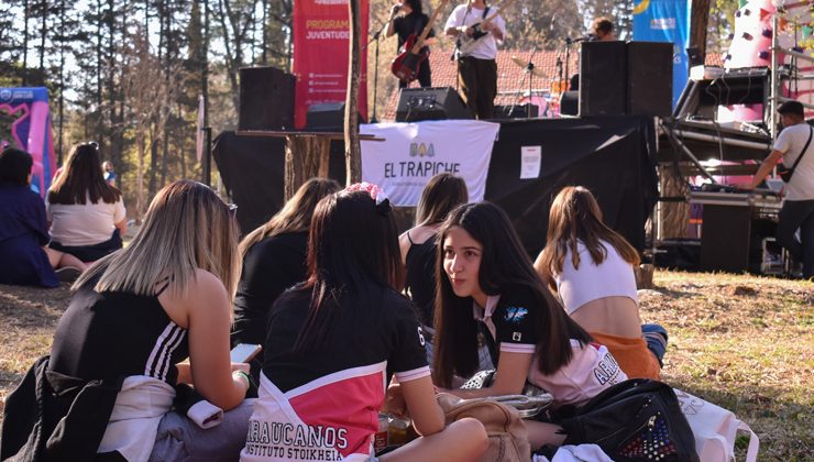 Los jóvenes festejan y disfrutan de la “Semana del Estudiante” en El Trapiche