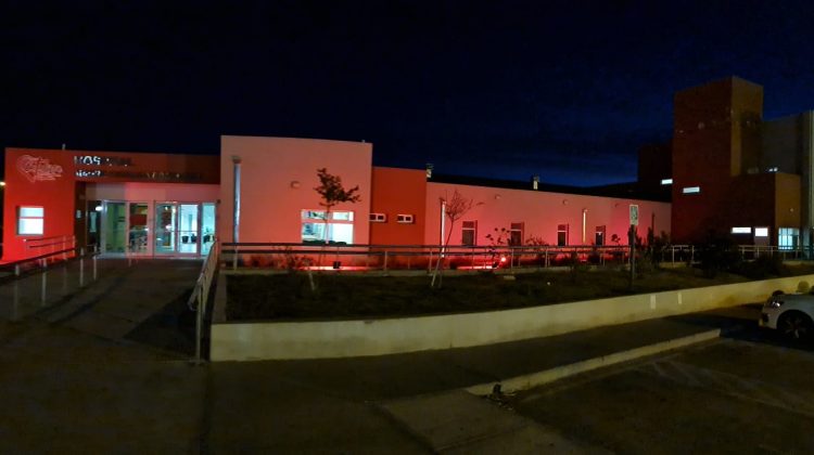 El Hospital de la Villa de Merlo se iluminó de rojo para concientizar sobre las enfermedades cardiovasculares