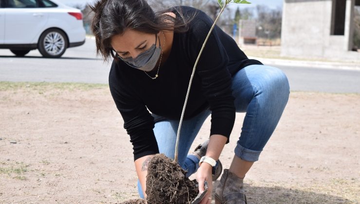 Natalia Spinuzza: “Cada árbol que plantamos aporta a la mitigación del cambio climático”