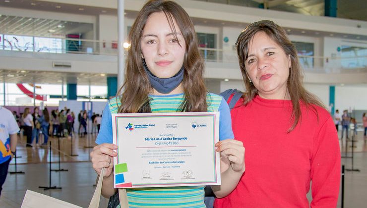 Una egresada de la EPD ahora sigue su carrera universitaria en la ULP