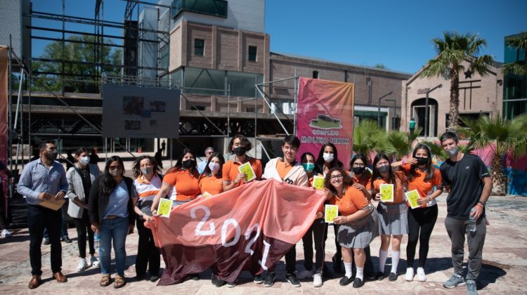 Alrededor de 1.200 estudiantes de Villa Mercedes recibieron sus estampillas “Ahorro para mi Futuro”