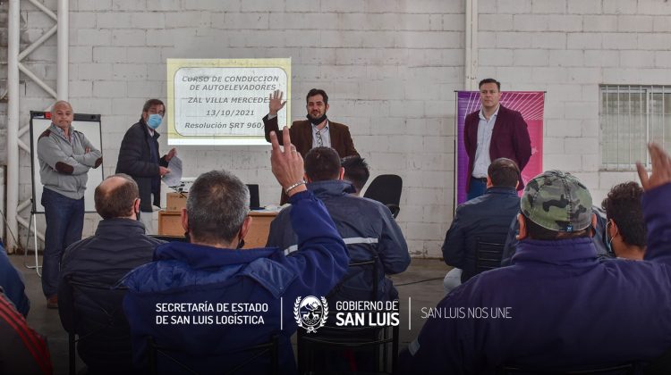 Lanzan una escuela de manejo para autoelevadores